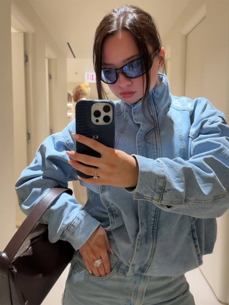 Damen Cropped Denimjacke im Bomberstil mit hohem Stehkragen und oversized Ärmeln Echoarchiv