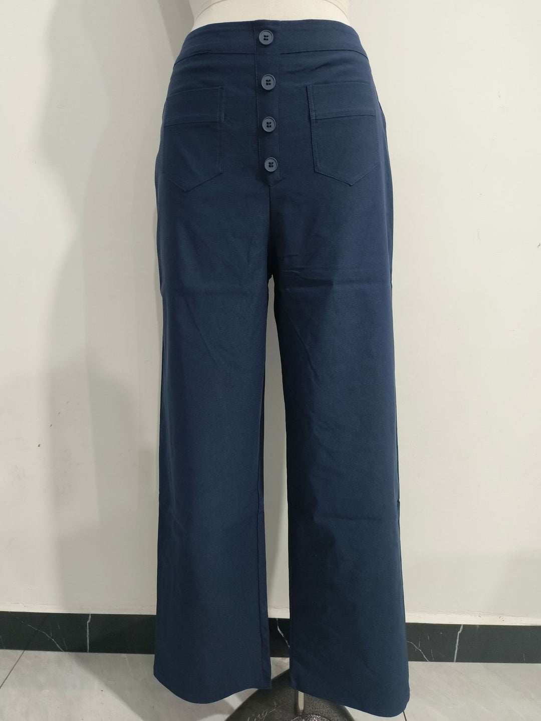 Damen Hochtaillierte weite Hose mit Knopfleiste und aufgesetzten Taschen Echo Archiv