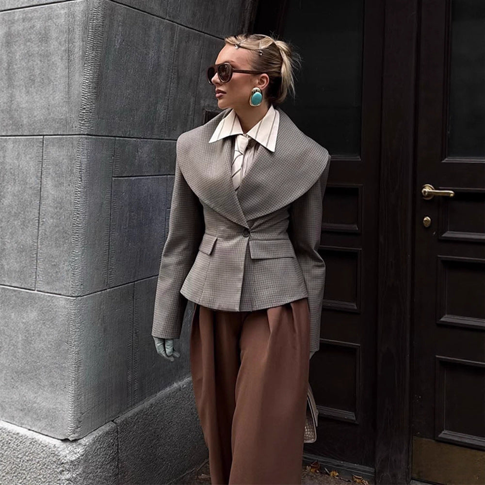 Damen Taillierter Blazer mit übergroßem Schalkragen und strukturierter Peplum‑Taille Echoarchiv