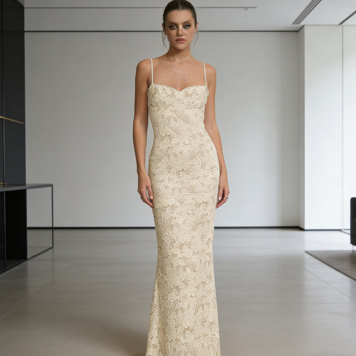 Damen Elegantes Spitzenabendkleid mit tailliertem Schnitt und raffinierten Details Echo Archiv