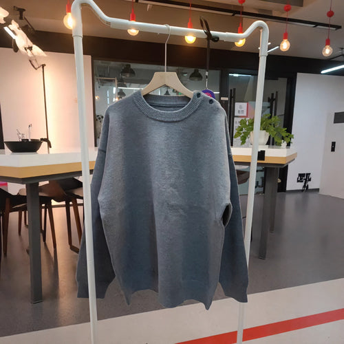 Unisex Oversized Strickpullover mit Destroy-Details und Rundhalsausschnitt Echoarchiv