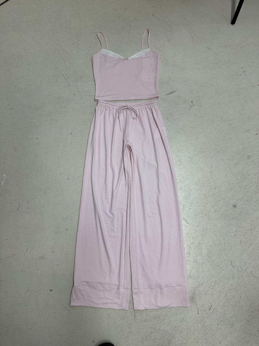 Damen lässiger Jumpsuit mit weitem Bein und verstellbarem Bund Echo Archiv