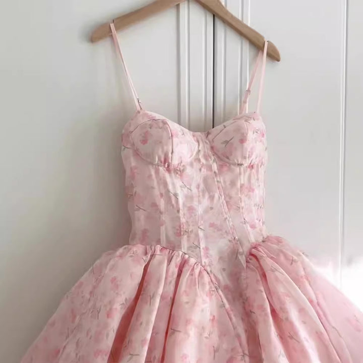 Damen Cocktailkleid mit trägerlosem Oberteil und schwingendem Tüllrock Echo Archiv