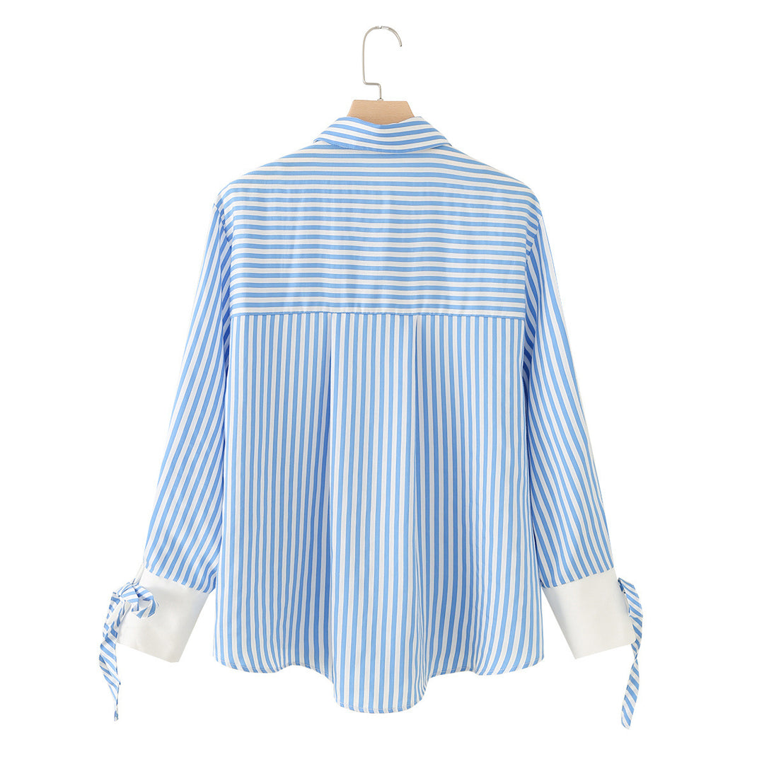 Damen Gestreifte Hemdbluse mit übergroßen Manschetten und Schleifenbändern Echo Archiv