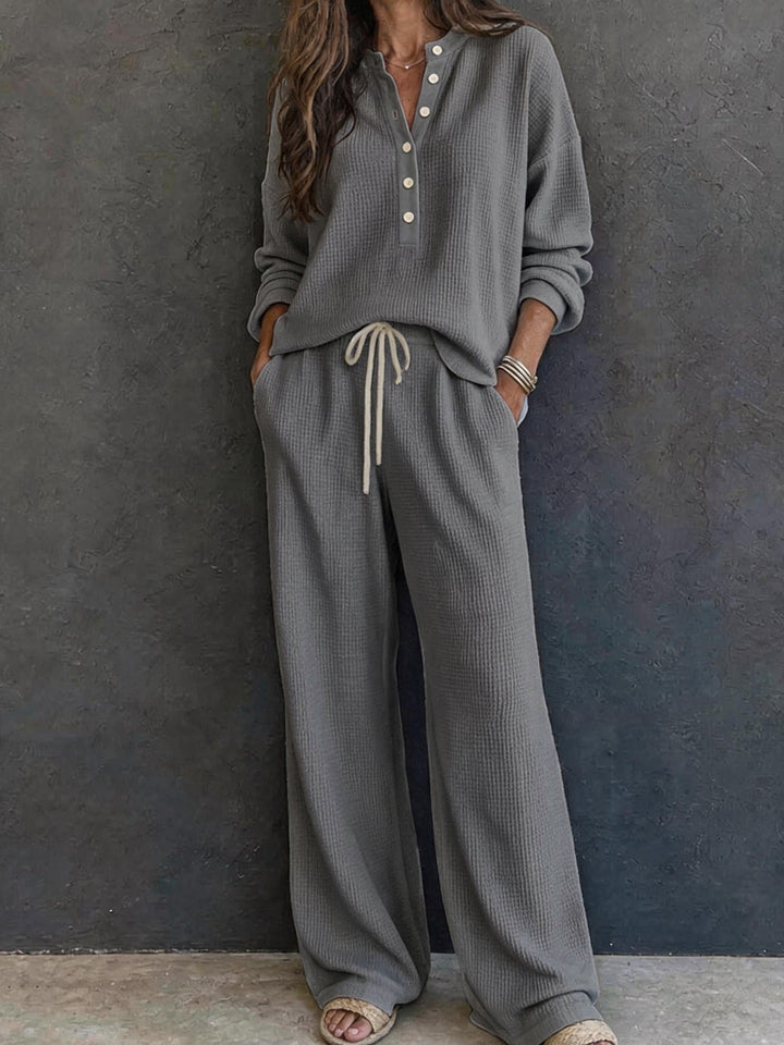 Damen Waffelstrick-Loungewear-Set mit Henley-Oberteil, Kordelbund und weiter Palazzo-Hose Echoarchiv