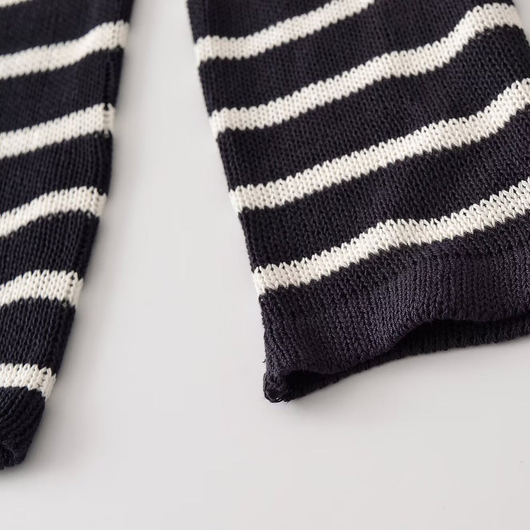 Damen Gestreifter Feinstrick-Pullover mit Knopfleiste und Rundhalsausschnitt Echoarchiv