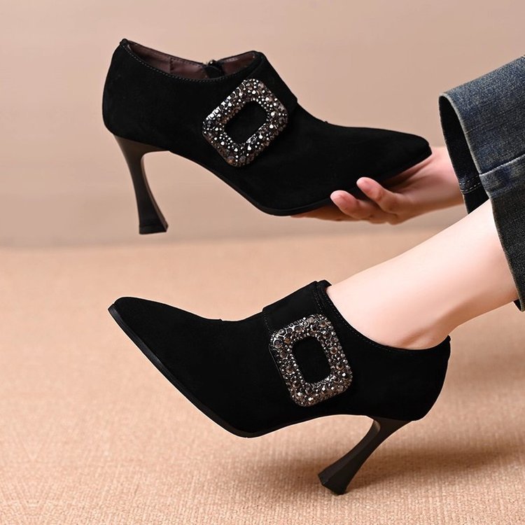 Damen Elegante Stiefeletten mit Glitzerakzenten Echo Archiv