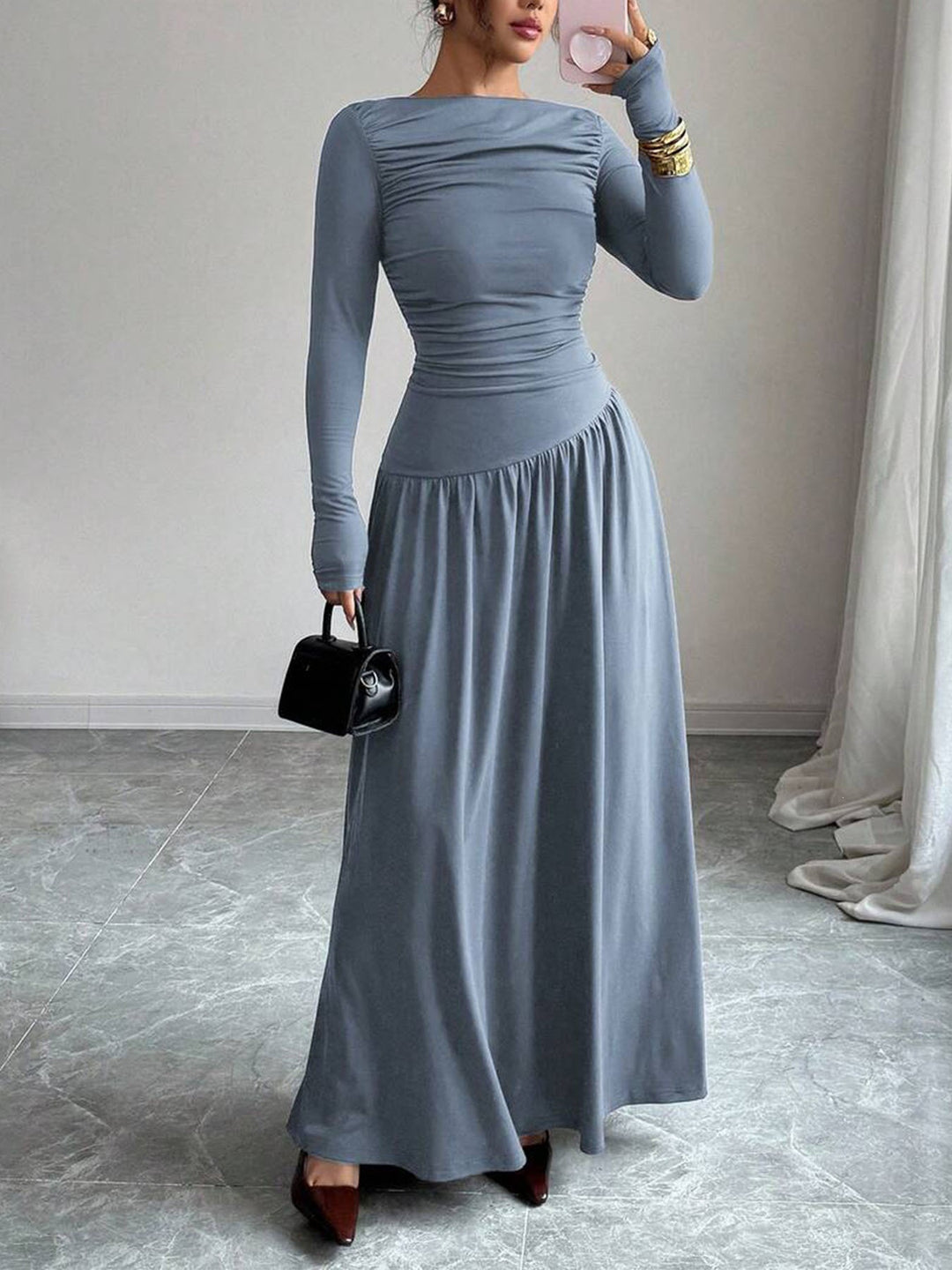 Damen Maxikleid mit gerafftem Oberteil, tailliertem Bund und Langarm Echoarchiv