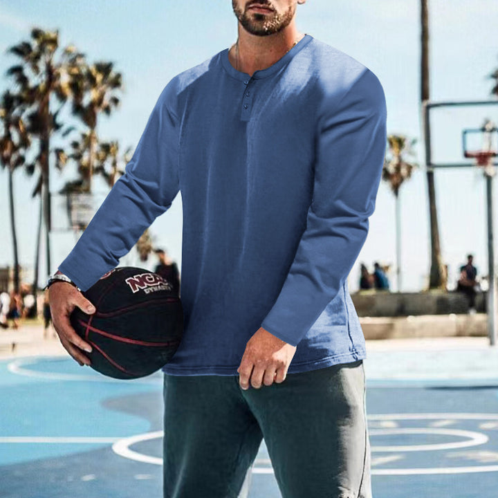 Herren langärmliges Henley-Shirt mit strukturiertem Stoff und praktischen Knopfdetails Echoarchiv