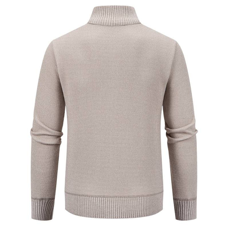 Herren Strickjacke mit hohem Kragen und modernen Reißverschlusstaschen Echoarchiv