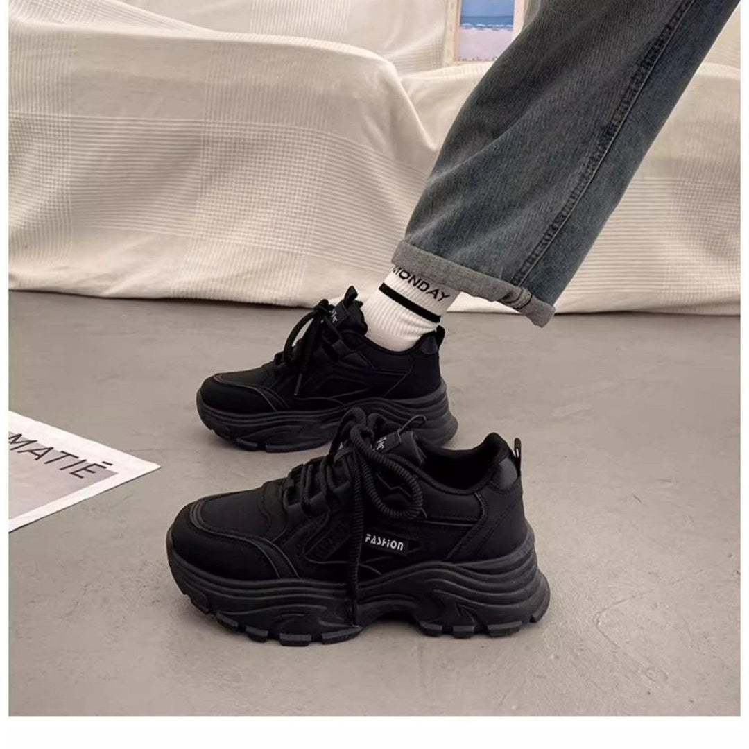 Damen Sportliche Sneakers mit robustem Profil und bequemer Dämpfung Echo Archiv
