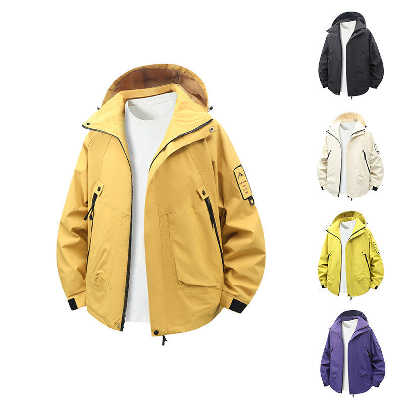 Herren funktionale Outdoor-Jacke mit verstellbarem Kapuzenbereich und zahlreichen Taschen Echoarchiv