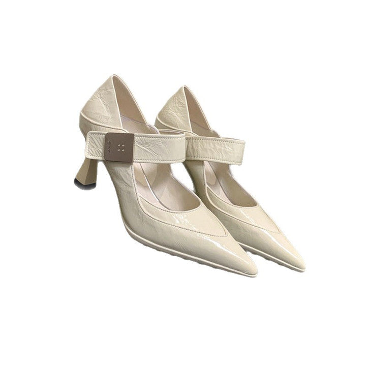 Damen Spitz zulaufende Mary-Jane‑Pumps mit breitem Riemen und geformtem Kitten‑Absatz – Lioré
