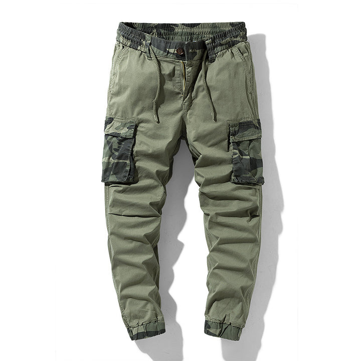 Herren Outdoor‑Cargohose im Joggerstil mit Camouflage‑Kontrast, ergonomischen Knieabnähern und elastischem Komfortbund Echo Archiv