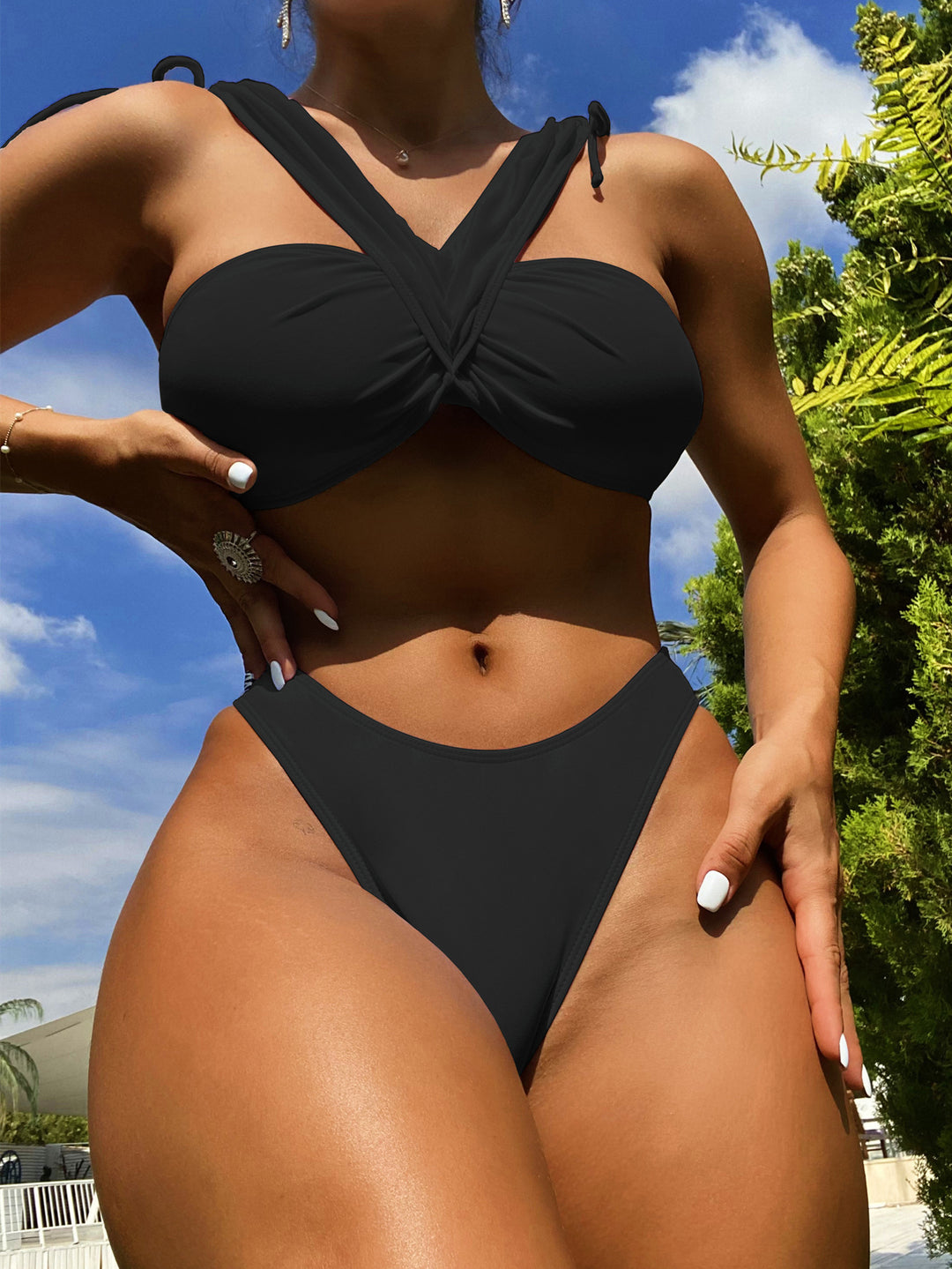 Damen Bandeau-Bikini mit verstellbaren Trägern und elegantem Twist-Design Echo Archiv