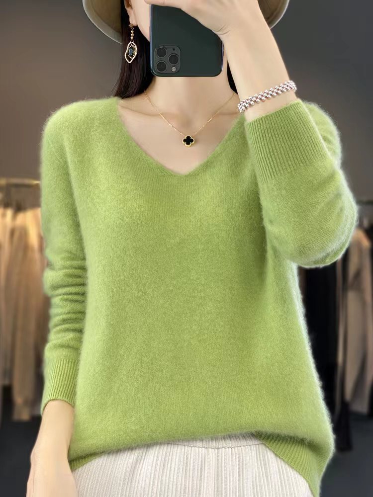 Damen Kuscheliger V‑Ausschnitt Feinstrickpullover aus Mohair‑Mix mit flauschiger Oberfläche Echoarchiv