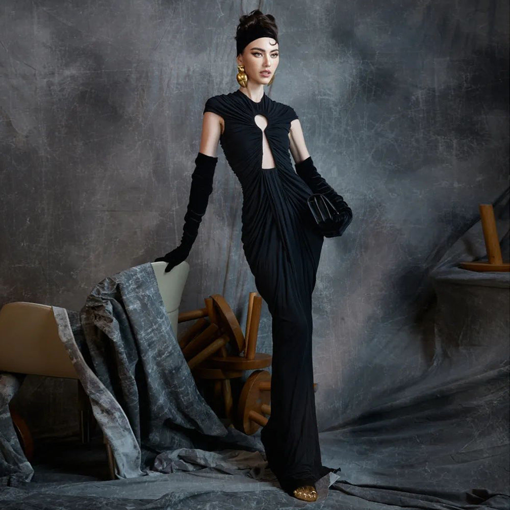 Damen glamouröses Abendkleid mit raffinierten Drapierungen und Schlitz Echo Archiv