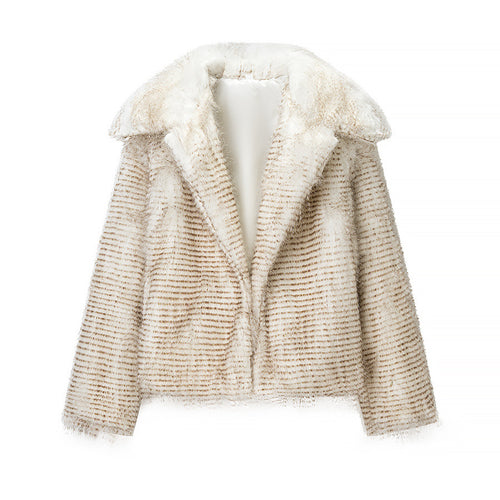 Damen nan kurze Kunstfelljacke mit gestreifter Struktur, oversized Schalkragen und softer Innenseite Echo Archiv