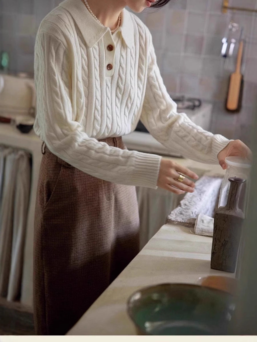 Damen Polokragen‑Zopfstrickpullover mit halber Knopfleiste Echoarchiv