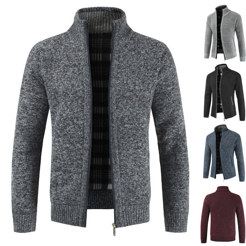 Herren Strickjacke mit hohem Kragen und seitlichen Taschen Echoarchiv