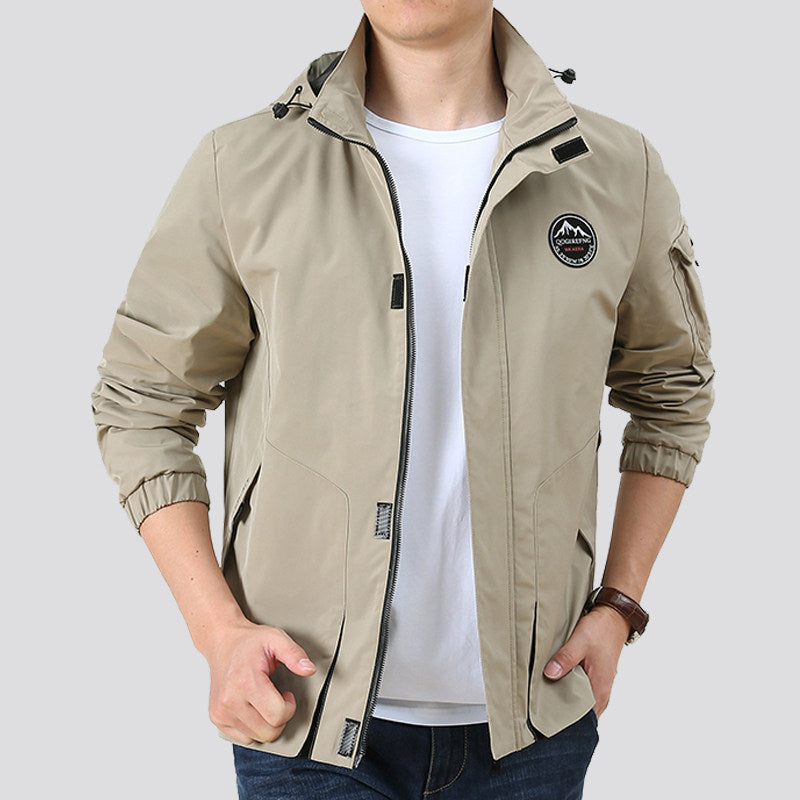 Herren Leichter Urbaner Softshell-Hoodie mit Ärmeltasche und hohem Stehkragen Echoarchiv