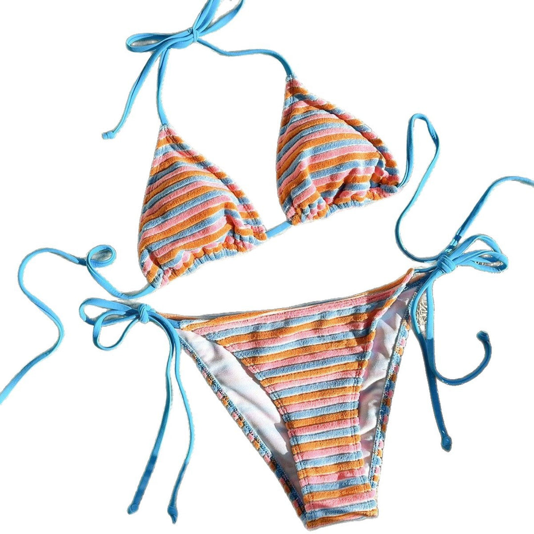 Damen Bikinimodell mit verspieltem Streifenmuster Echo Archiv