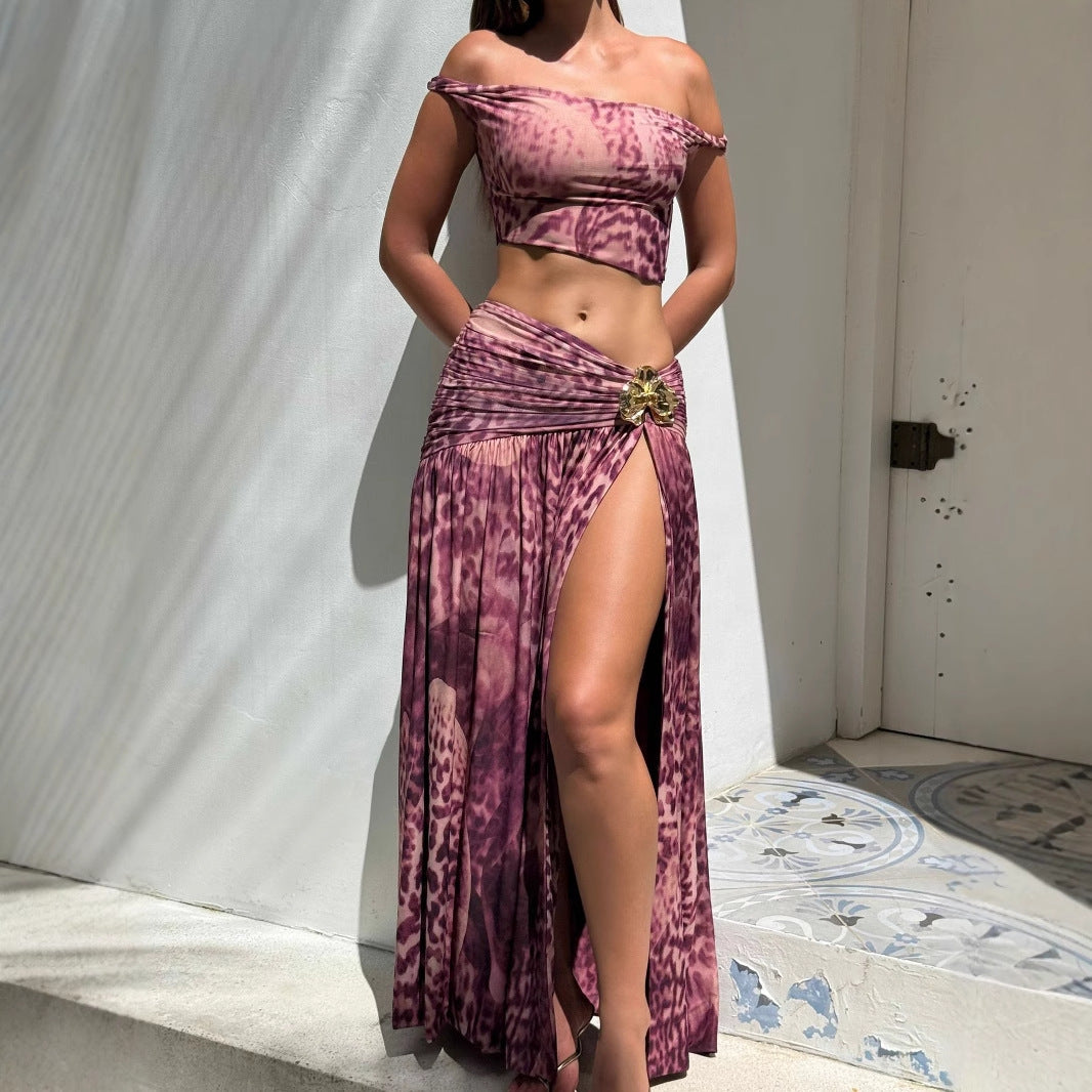 Damen Elegantes Oberteil mit hoch geschnittenem Rock im Tierdruck Echo Archiv
