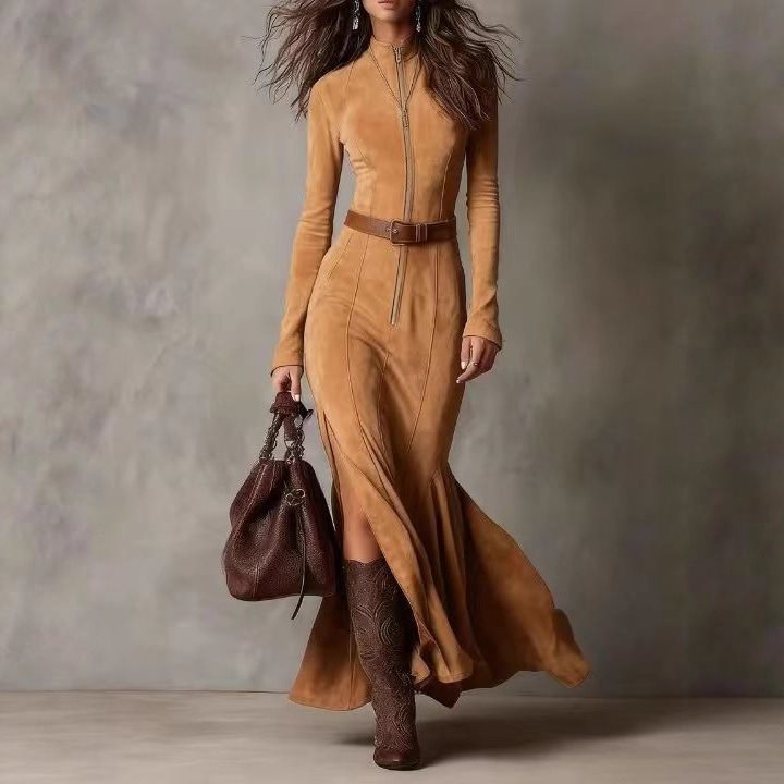 Damen Figurbetontes Midikleid aus Velourslederimitat mit Stehkragen und Zentralem Reißverschluss Echo Archiv