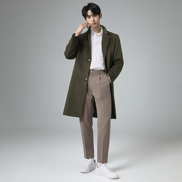 Herren Eleganter Longline-Wollmantel mit minimalistischem Revers und taillierter Silhouette Echoarchiv