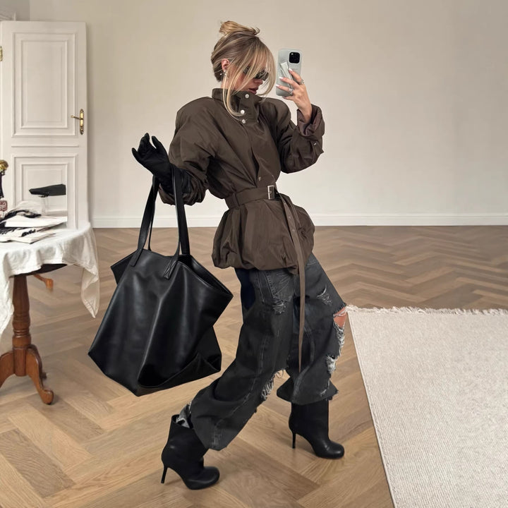 Damen Kurz geschnittener taillierter Trenchcoat mit Stehkragen und Bindegürtel Echoarchiv