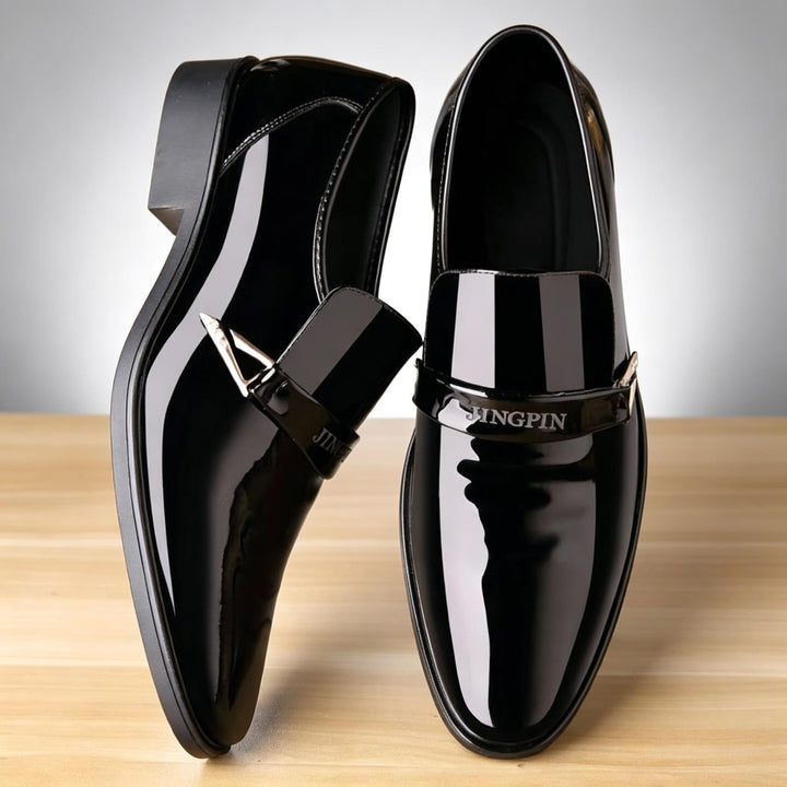 Herren Elegante und stilvolle Lacklederschuhe Echoarchiv