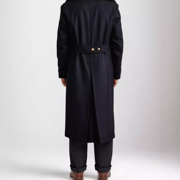 Herren eleganter und stilvoller Dufflecoat mit modernen Akzenten Echoarchiv