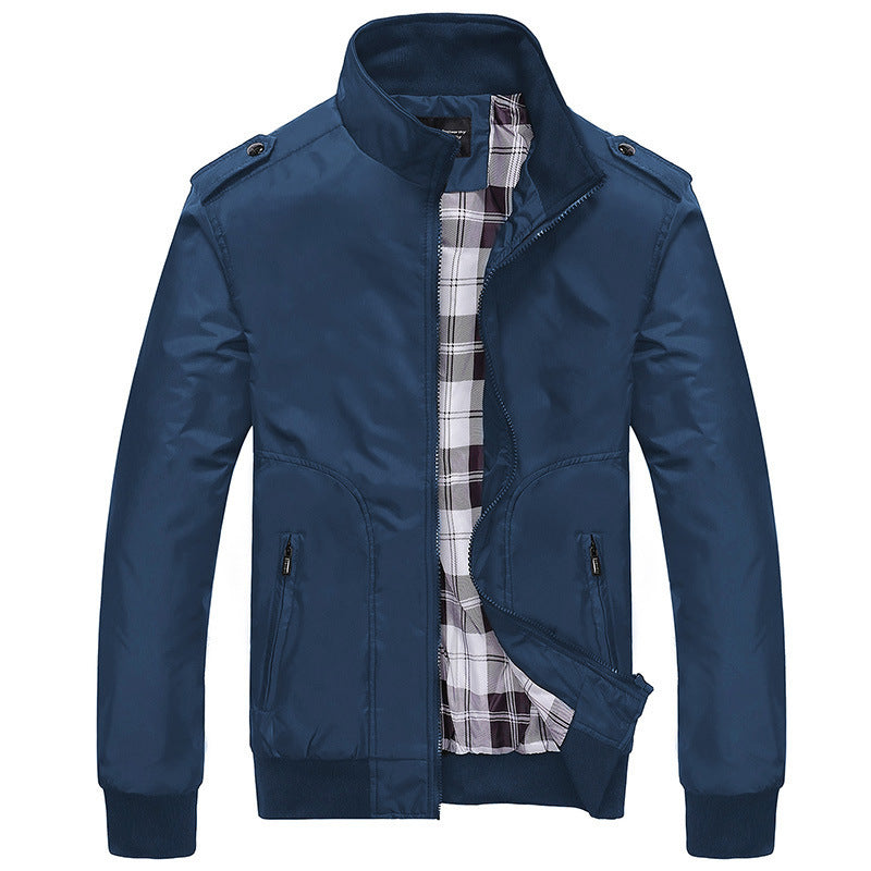 Herren Urbaner Zip‑Blouson mit Stehkragen, Reißverschlusstaschen und kariertem Innenfutter Echo Archiv
