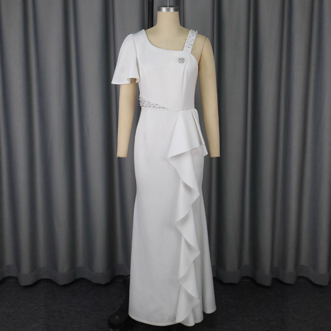 Damen Elegantes Abendkleid mit asymmetrischem Schnitt und Rüschen Echo Archiv