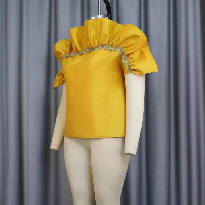 Damen elegantes Blusenshirt mit voluminösen Puffärmeln und dekorativem Spitzenrand Echo Archiv