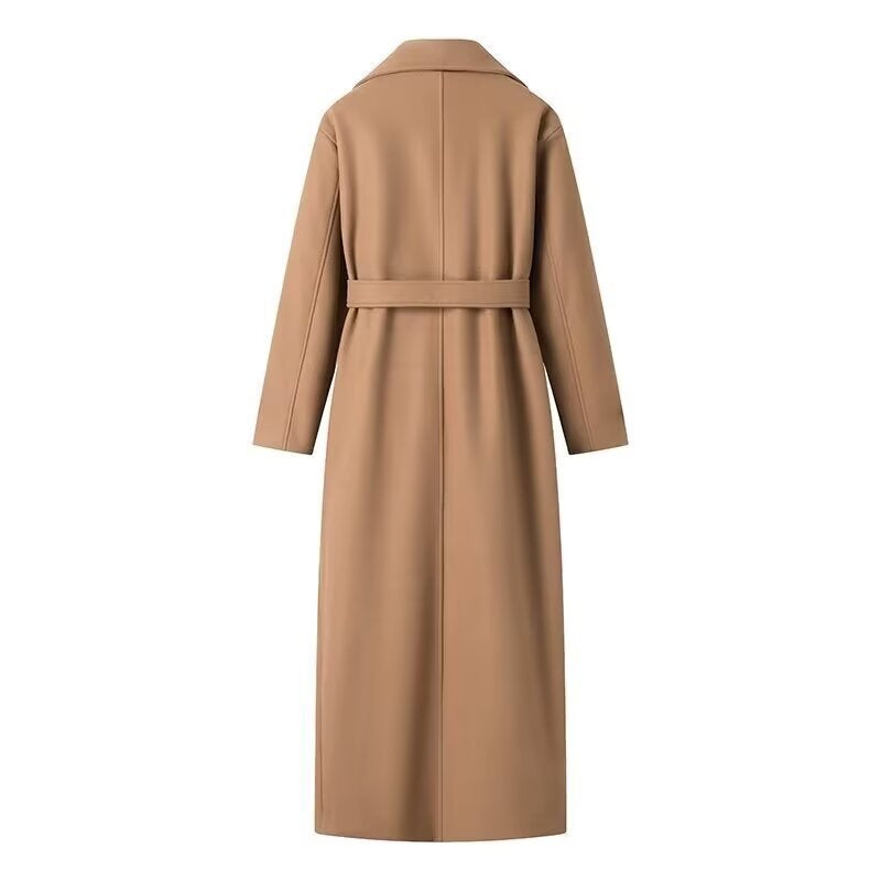 Damen Doppelreihiger Maxilanger Trenchcoat mit Bindegürtel und Cape-Überwurf Echo Archiv