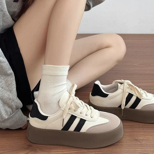 Damen Sneakers mit atmungsaktivem Obermaterial und rutschfester Laufsohle Echo Archiv