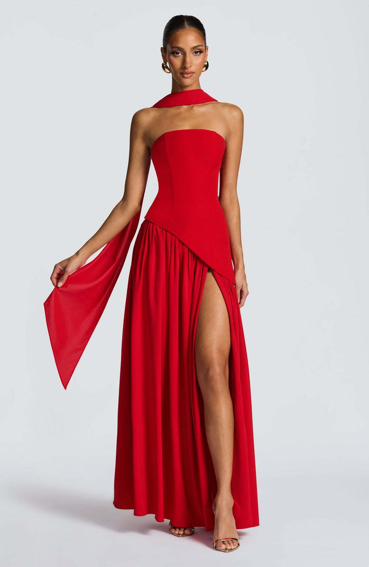 Damen Glamouröses Abendkleid mit schulterfreiem Design und exquisite Drapierung Echo Archiv