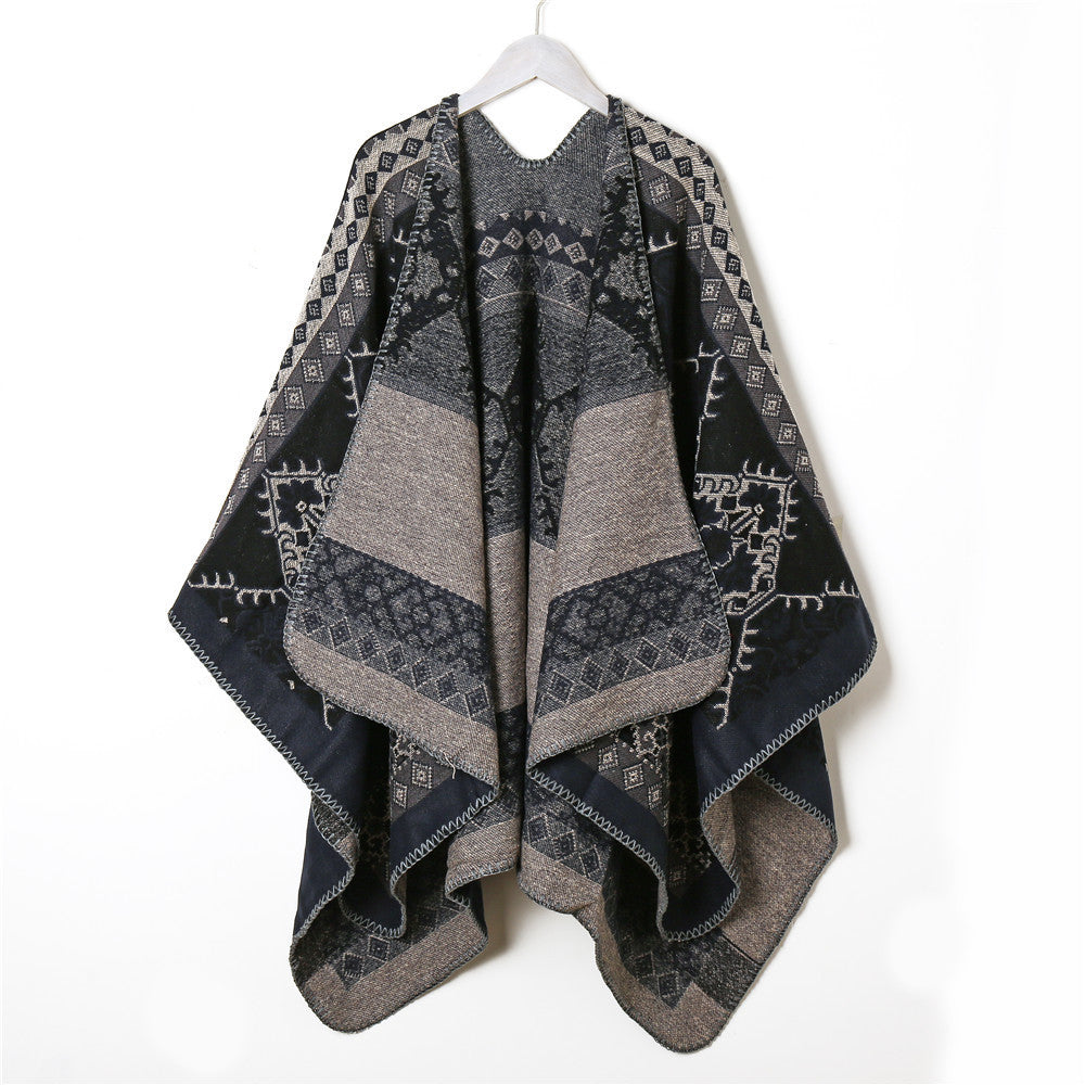 Damen Wollmix-Jacquard-Capeponcho im Ethno-Look mit dekorativer Ziernaht – Montévia
