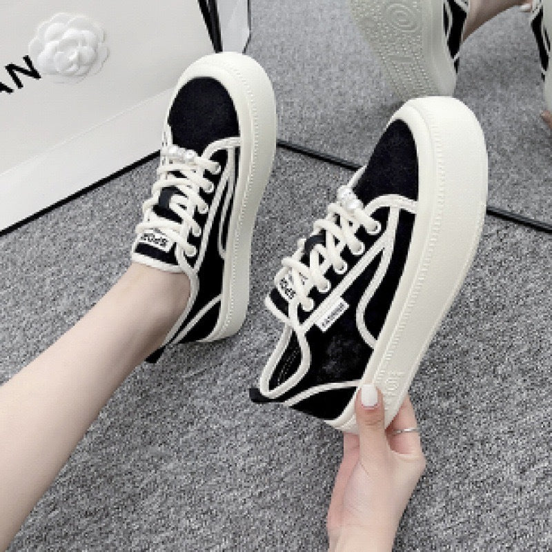 Damen Sportliche Sneakers mit modischem Design und stylischen Akzenten Echo Archiv