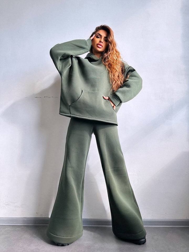 Damen Scuba-Fleece Lounge-Set mit Oversize-Kapuzenpullover und weiter Flare-Hose – Auréline