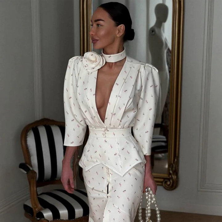 Damen tailliertes Hosenanzug‑Set mit tiefem V‑Ausschnitt, strukturierter Peplum‑Taille und feinem Blumenjacquard Echoarchiv