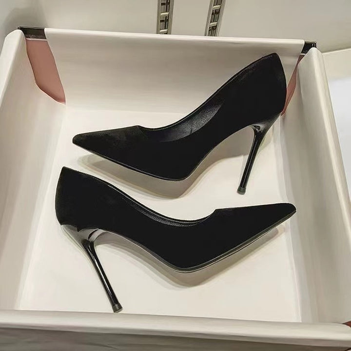Damen Stiletto-Pumps mit Veloursfinish, gepolsterter Komfortinnensohle und schlankem Absatz – Lioré