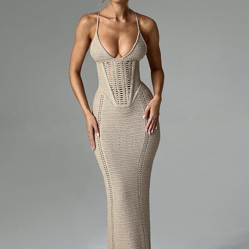 Damen Häkel-Maxikleid mit tiefem V-Ausschnitt und figurbetontem Schnitt Echo Archiv