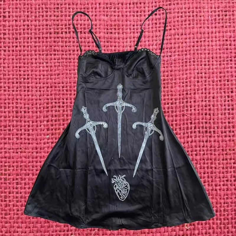 Damen Verspieltes Satin-Kleid mit Kunstgrafiken Echo Archiv