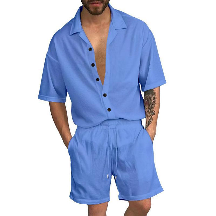 Herren Freizeit-Set mit lässigem Kurzarmhemd und elastischen Shorts Echoarchiv