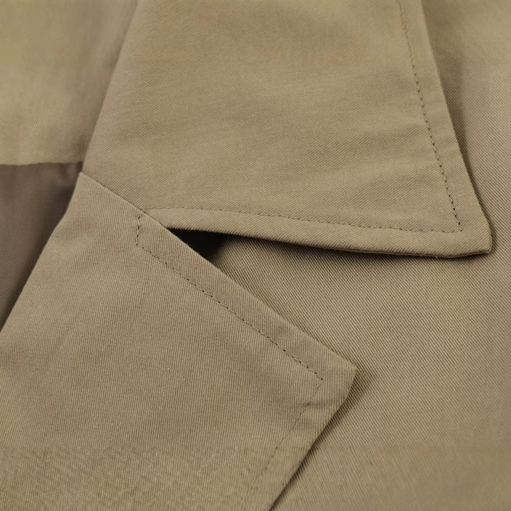 Damen Kurz geschnittener Cape‑Trench mit kastiger Silhouette und halblangen Ärmelriegeln Echo Archiv