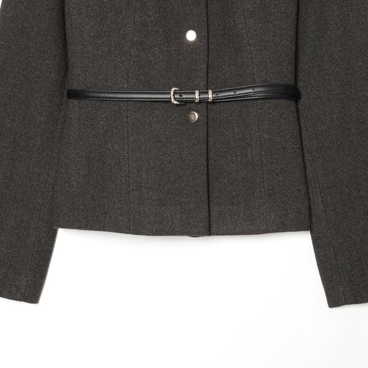 Damen Kurzjacke aus Wollmix mit Rundhalsausschnitt, Druckknopfverschluss und schmalem Taillengürtel Echoarchiv