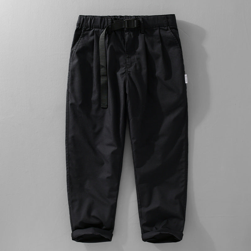 Herren Relaxte Baumwollhose mit elastischem Bund, integrierter Webbing-Gürtel und konischem Bein Echoarchiv