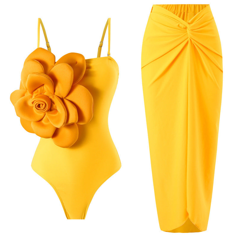 Damen Einteiler Badeanzug mit modischem Blumendesign und passendem Wickelrock Echo Archiv